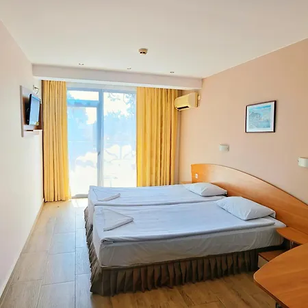 H-l Paloma - In The Center Of The Hotell